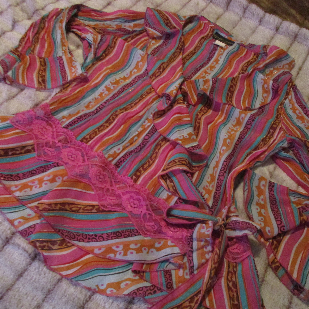 Lace & Ruffle - Picture 6 of 6